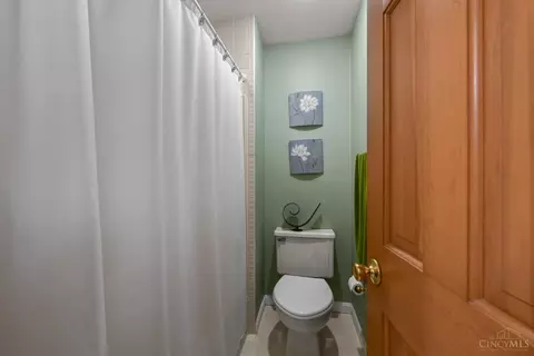 Bath - 4100 Timberview Rd, West Harrison, IN 47060 photo 2 of 3