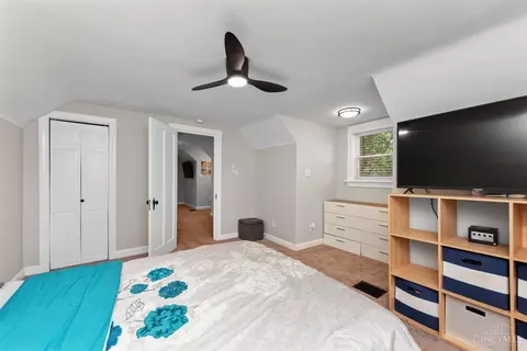 Bedroom - 6918 Shamrock Ave, Cincinnati, OH 45231 photo 3 of 5