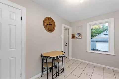 Entry Way - 6918 Shamrock Ave, Cincinnati, OH 45231 photo 1 of 1