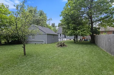 Exterior - 6918 Shamrock Ave, Cincinnati, OH 45231 photo 8 of 9