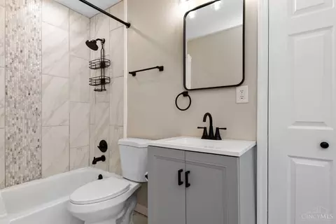Bath - 6918 Shamrock Ave, Cincinnati, OH 45231 photo 1 of 1