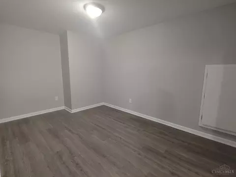 Bedroom - 976 Golfview Dr, Hamilton, OH 45013 photo 6 of 6