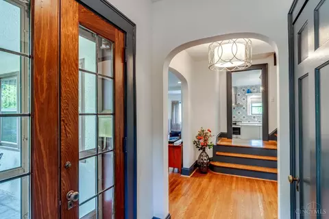 6 Interwood Pl, Cincinnati, OH 45220 photo 5