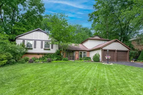 9865 Forestglen Dr, Montgomery, OH 45242