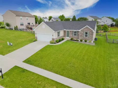 2565 Fairfield Ridge Dr, Hamilton, OH 45011