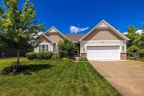 250 Weeping Oak Dr, Hamilton, OH 45013