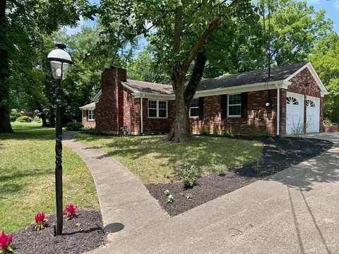 Exterior - 1912 Greenpine Dr, Cincinnati, OH 45231 photo 2 of 8
