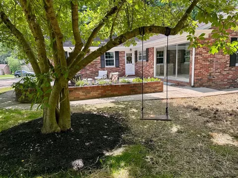 Exterior - 1912 Greenpine Dr, Cincinnati, OH 45231 photo 5 of 8