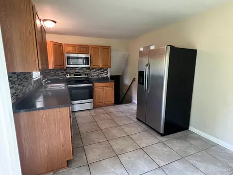 Kitchen - 6018 Wayside Ct, Cincinnati, OH 45230 photo 2 of 2