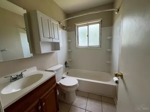 Bath - 6018 Wayside Ct, Cincinnati, OH 45230 photo 1 of 1