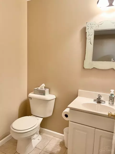 Bath - 302 Rawling Dr, Harrison, OH 45030 photo 2 of 5