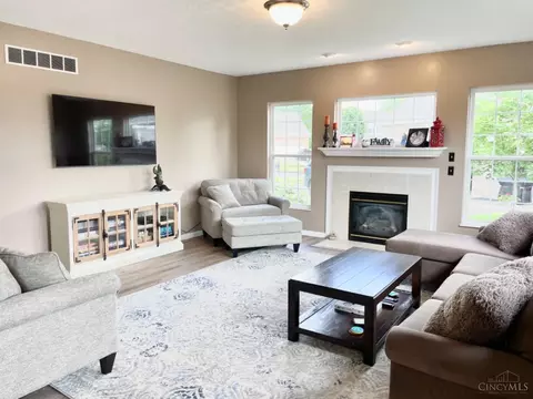 Living - 302 Rawling Dr, Harrison, OH 45030 photo 4 of 6