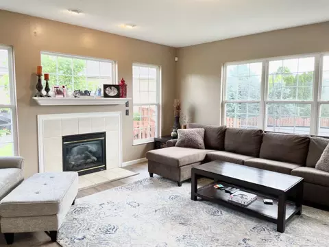 Living - 302 Rawling Dr, Harrison, OH 45030 photo 3 of 6