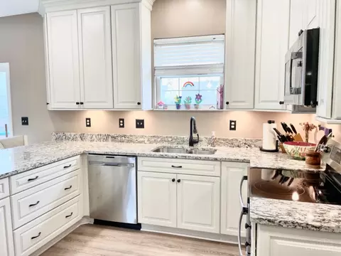 Kitchen - 302 Rawling Dr, Harrison, OH 45030 photo 2 of 9