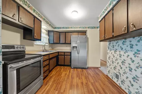 Kitchen - 3844 Crescent Dr, Cincinnati, OH 45245 photo 2 of 3