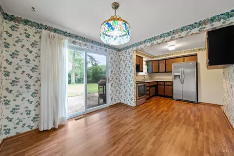 Dining - 3844 Crescent Dr, Cincinnati, OH 45245 photo 1 of 2