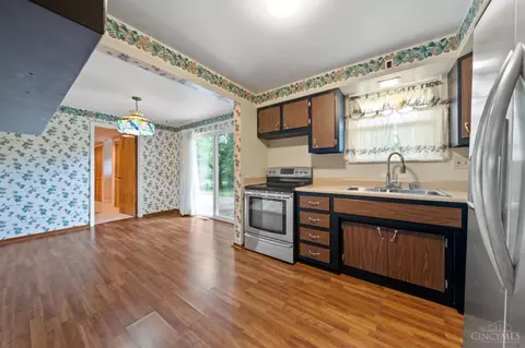 Kitchen - 3844 Crescent Dr, Cincinnati, OH 45245 photo 1 of 3