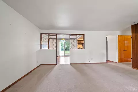 Living - 3844 Crescent Dr, Cincinnati, OH 45245 photo 3 of 3