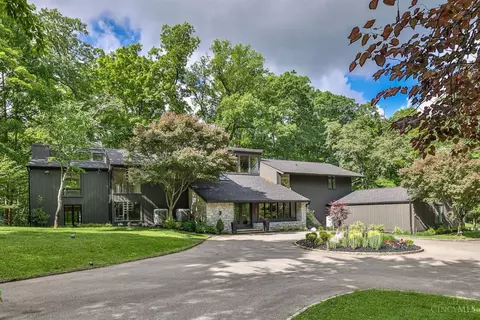 8400 Bluecut Ln, Cincinnati, OH 45243