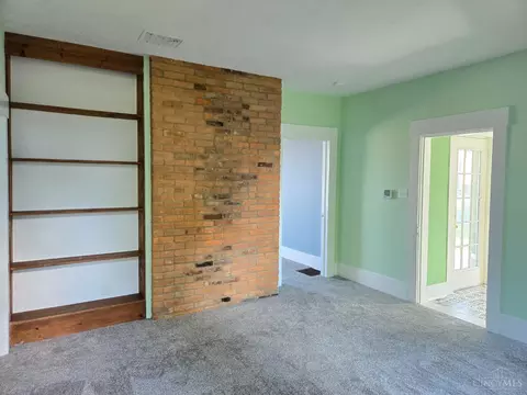 Living - 315 Main St, Blanchester, OH 45107 photo 2 of 4