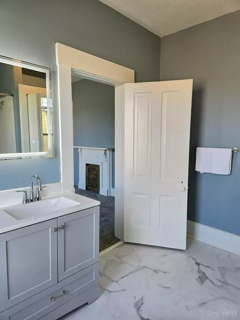 Bath - 315 Main St, Blanchester, OH 45107 photo 2 of 9