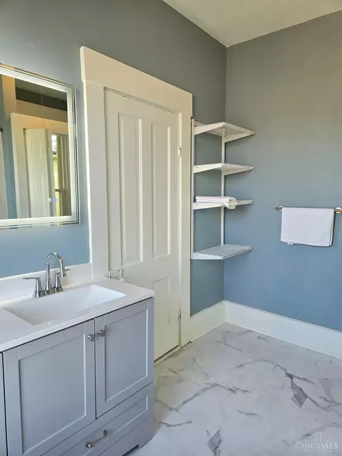 Bath - 315 Main St, Blanchester, OH 45107 photo 4 of 9