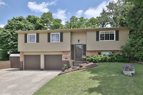 5670 Signet Dr, Dayton, OH 45424