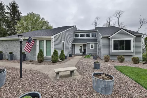 3449 Tiffany Ridge Ln, Blue Ash, OH 45241