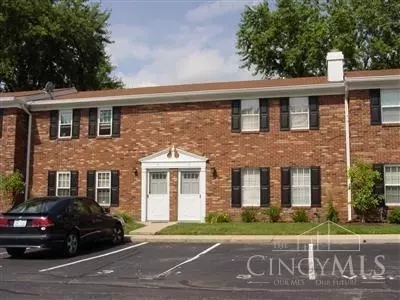 3 Queens Ct, West Chester, OH 45069