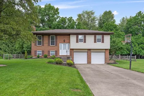 5935 Woodspoint Dr, Milford, OH 45150