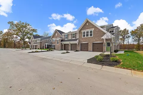 5881 Parkview Ln #300, Miami Twp, OH 45150