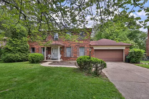 8747 Tanagerwoods Dr, Montgomery, OH 45249