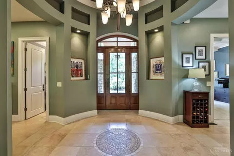 Entry Way - 7500 Algonquin Dr, Cincinnati, OH 45243 photo 1 of 6