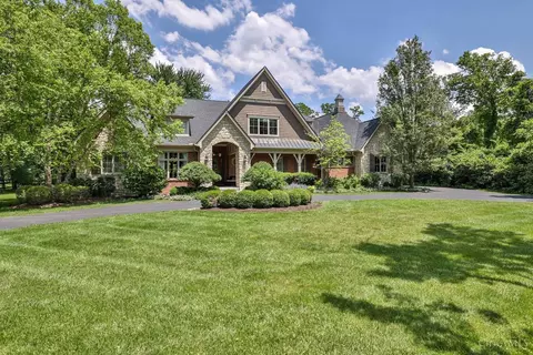 Exterior - 7500 Algonquin Dr, Cincinnati, OH 45243 photo 3 of 16