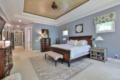Bedroom - 7500 Algonquin Dr, Cincinnati, OH 45243 photo 2 of 7