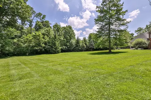 Exterior - 7500 Algonquin Dr, Cincinnati, OH 45243 photo 14 of 16