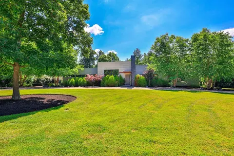 6400 Shadyglen Rd, Cincinnati, OH 45243