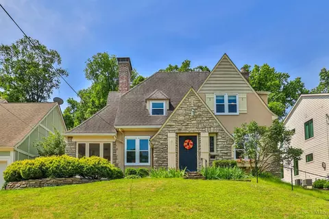 2833 Lower Grandin Rd, Cincinnati, OH 45208