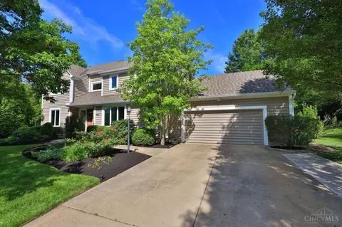 9981 Pond Woods Ln, Sharonville, OH 45241