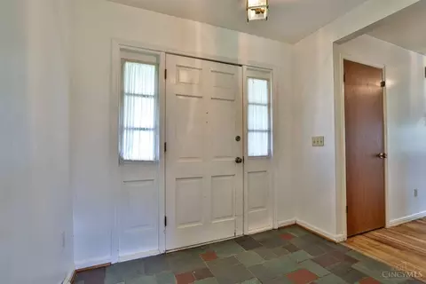 9711 Windcrest Dr, Cincinnati, OH 45231 photo 4