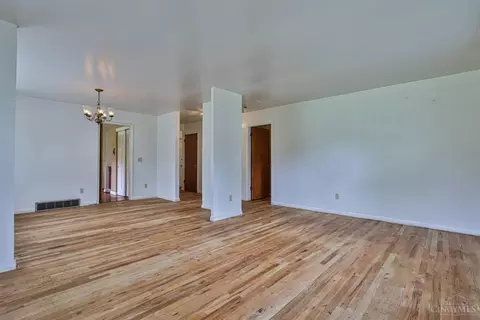 9711 Windcrest Dr, Cincinnati, OH 45231 photo 8