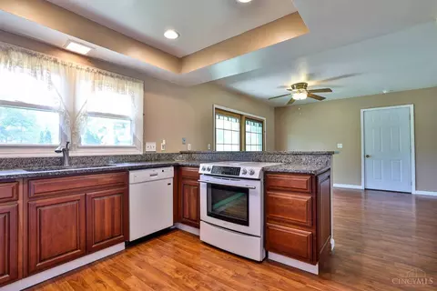9711 Windcrest Dr, Cincinnati, OH 45231 photo 16
