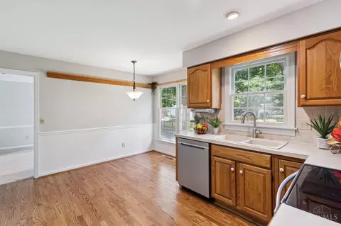 Kitchen - 2191 Candlemaker Dr, Cincinnati, OH 45244 photo 3 of 3