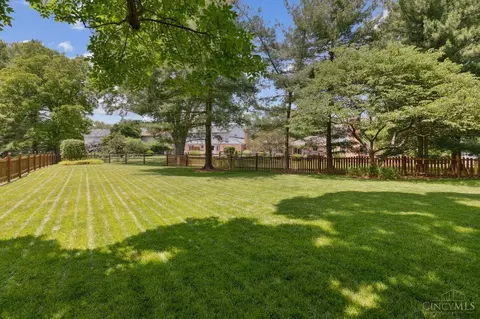 Exterior - 2191 Candlemaker Dr, Cincinnati, OH 45244 photo 6 of 9