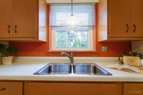 8551 Plainfield Rd, Cincinnati, OH 45236 photo 17