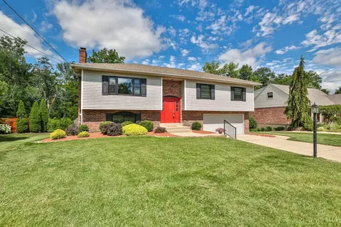 5785 Farhaven Dr, Cincinnati, OH 45247