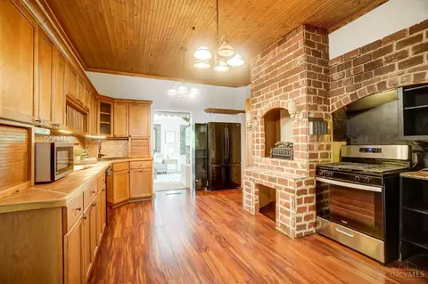Kitchen - 8232 Monon Ave, Cincinnati, OH 45216 photo 1 of 6