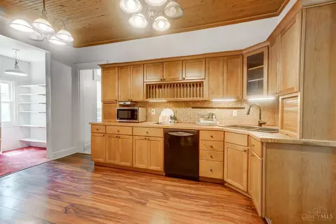 Kitchen - 8232 Monon Ave, Cincinnati, OH 45216 photo 3 of 6