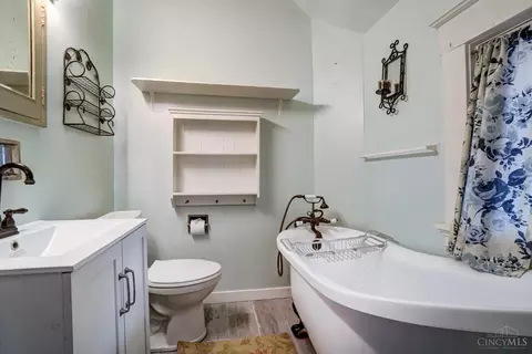 Bath - 8232 Monon Ave, Cincinnati, OH 45216 photo 5 of 9