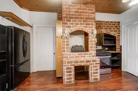 Kitchen - 8232 Monon Ave, Cincinnati, OH 45216 photo 5 of 6